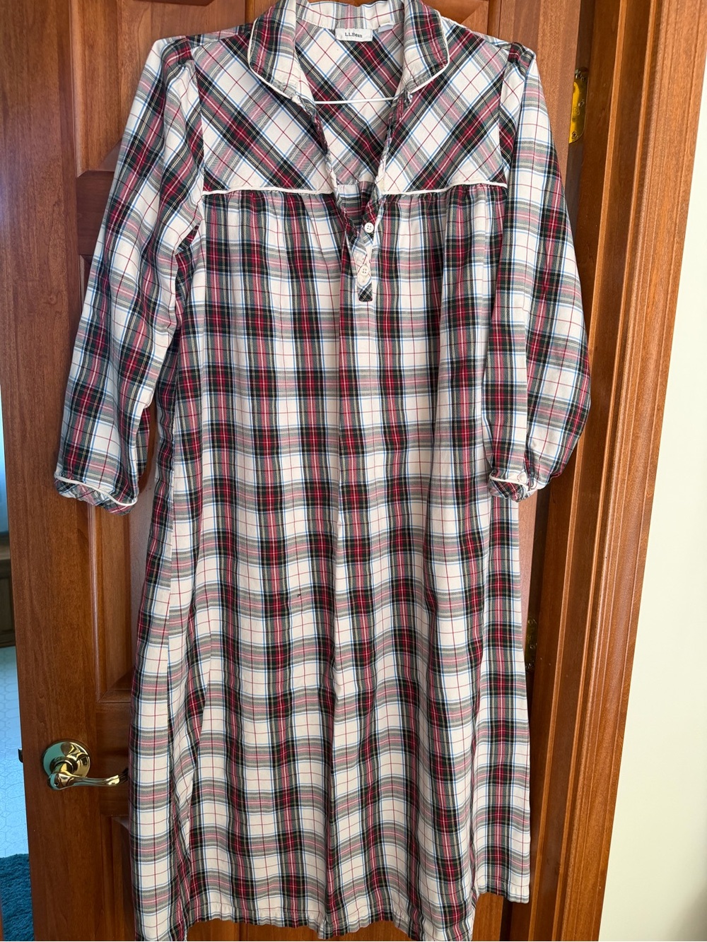 LL Bean Sleepwear Night Gown Women Red Green Scotch Plaid Flannel Size L
